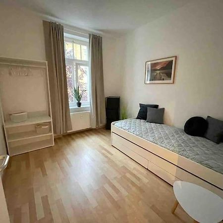 Ein Gemuetlicher Platz Im Gruenderzeitviertel Chemnitz Esterno foto