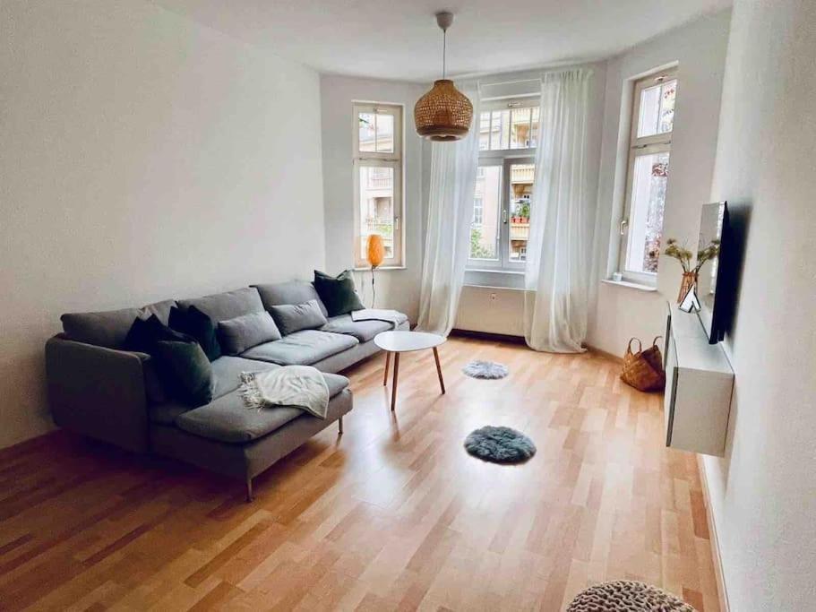 Ein Gemuetlicher Platz Im Gruenderzeitviertel Chemnitz Esterno foto